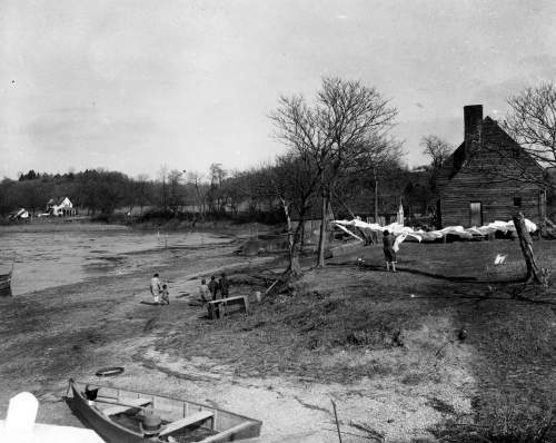 42-695 (click for large image)